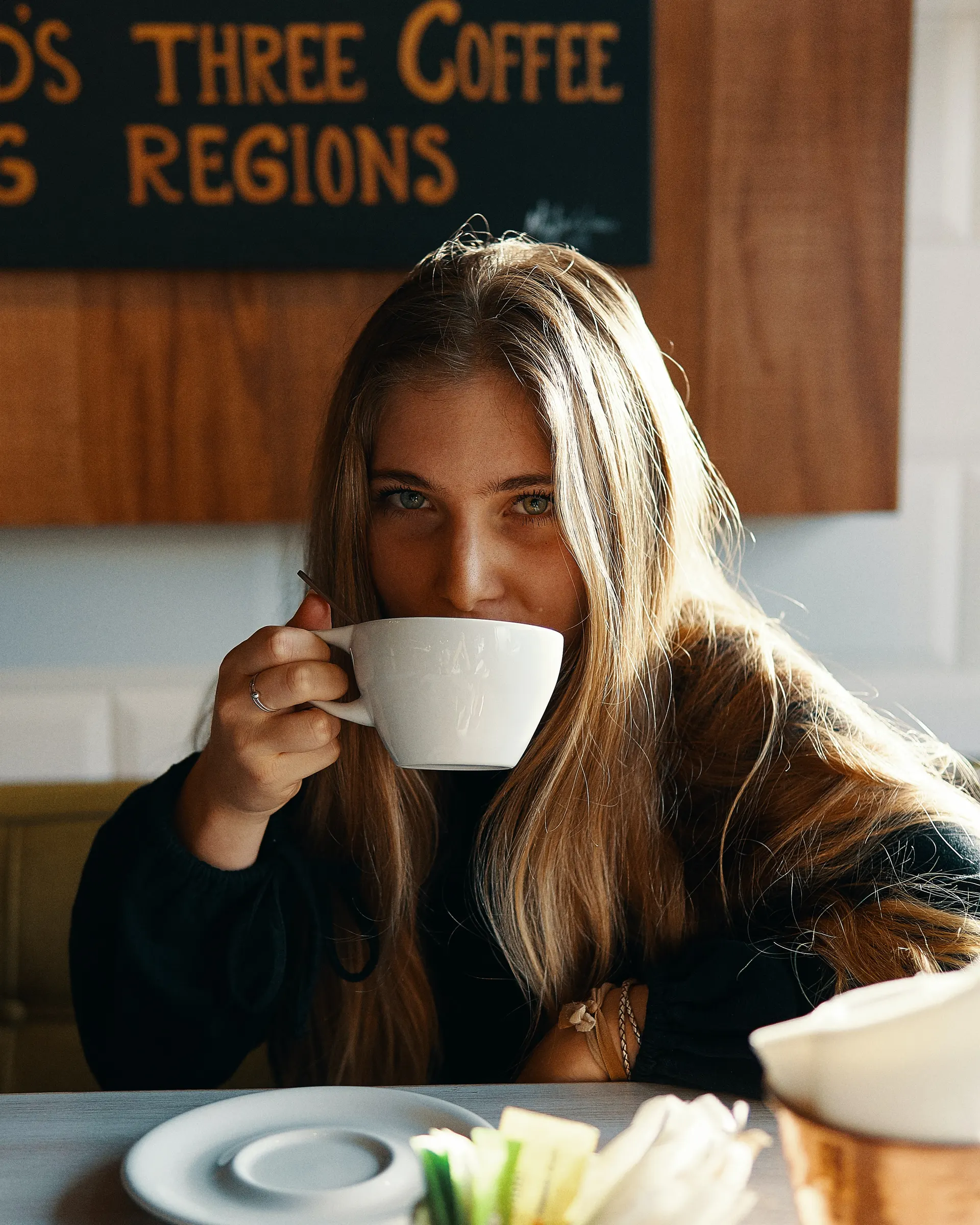 Un café ? Et finalement, quoi de plus ? Un café ? Et finalement, quoi de plus ?
