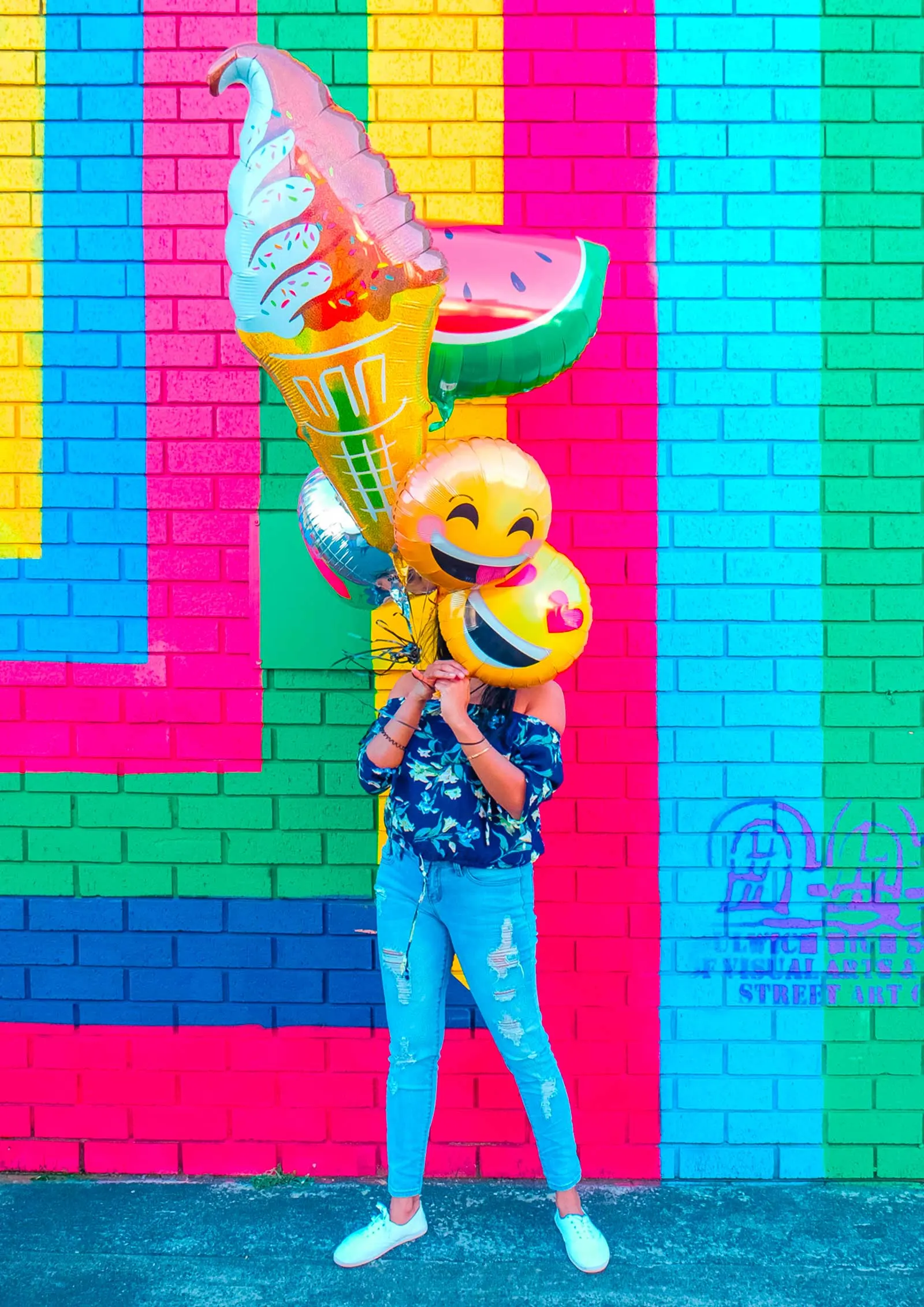 associer les couleurs vives, un art très 2022
